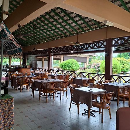 Rompin Beach Resorts Куала-Ромпин Экстерьер фото