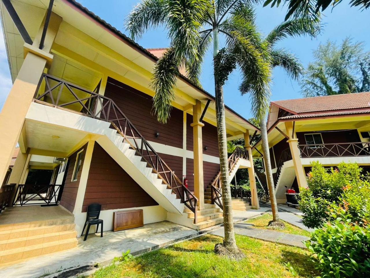 Rompin Beach Resorts Куала-Ромпин Экстерьер фото