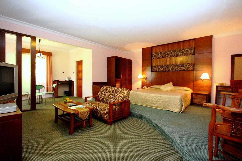 Rompin Beach Resorts Куала-Ромпин Экстерьер фото