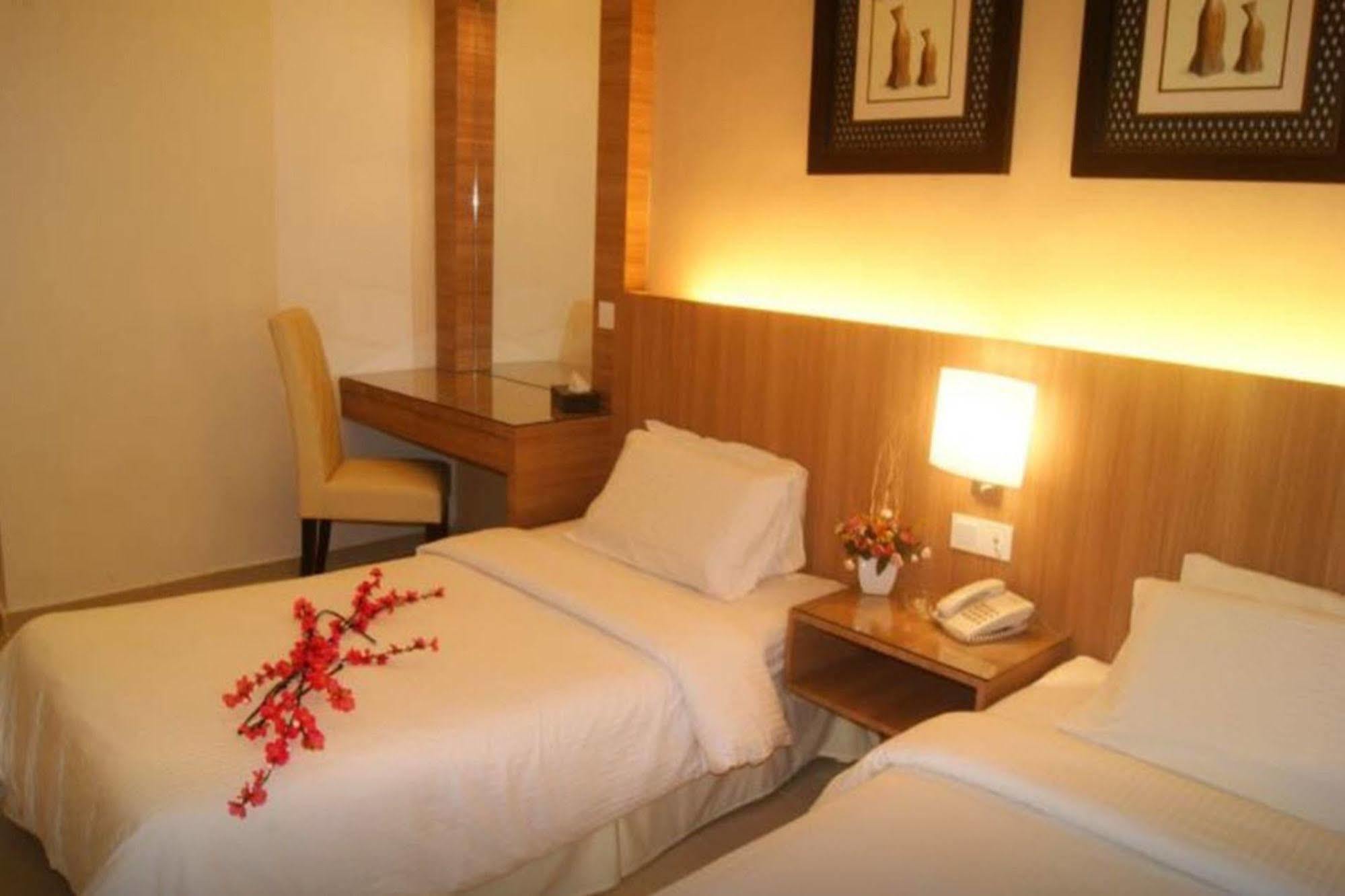 Rompin Beach Resorts Куала-Ромпин Экстерьер фото