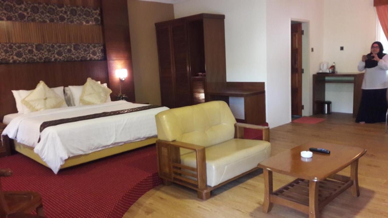 Rompin Beach Resorts Куала-Ромпин Экстерьер фото